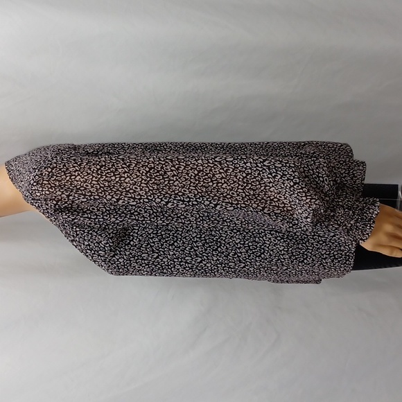 Sam & Jess Women's V-Neck Button-Front Smocked-Shoulder Top - Picture 5 of 11